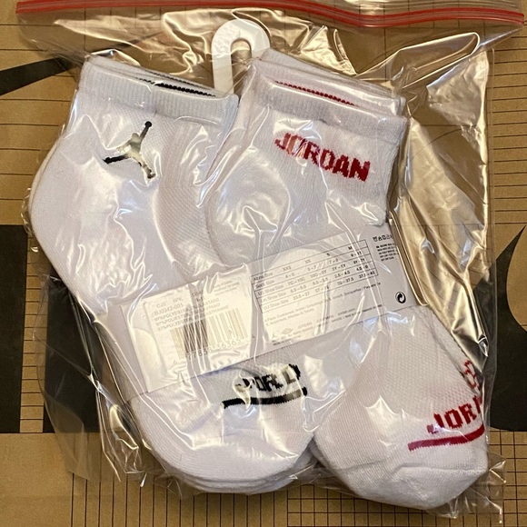 Jordan basketball cushioned Quarter socks 6 pairs - Picture 2 of 12